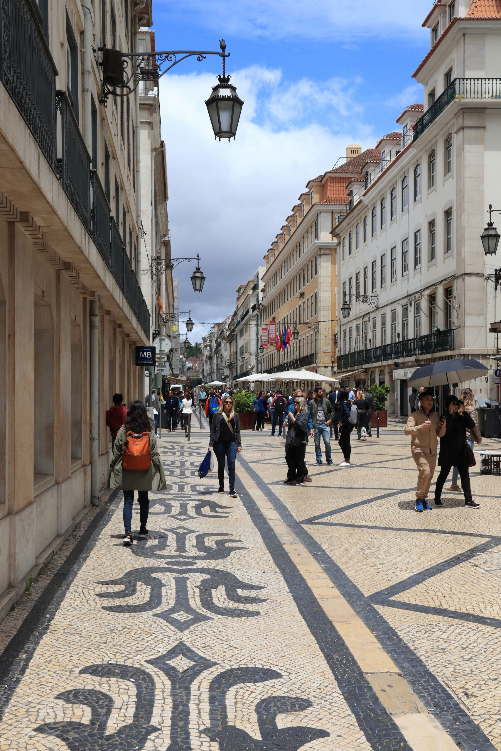 Rua Augusta shopping handlegate hovedgate Lisboa Portugal